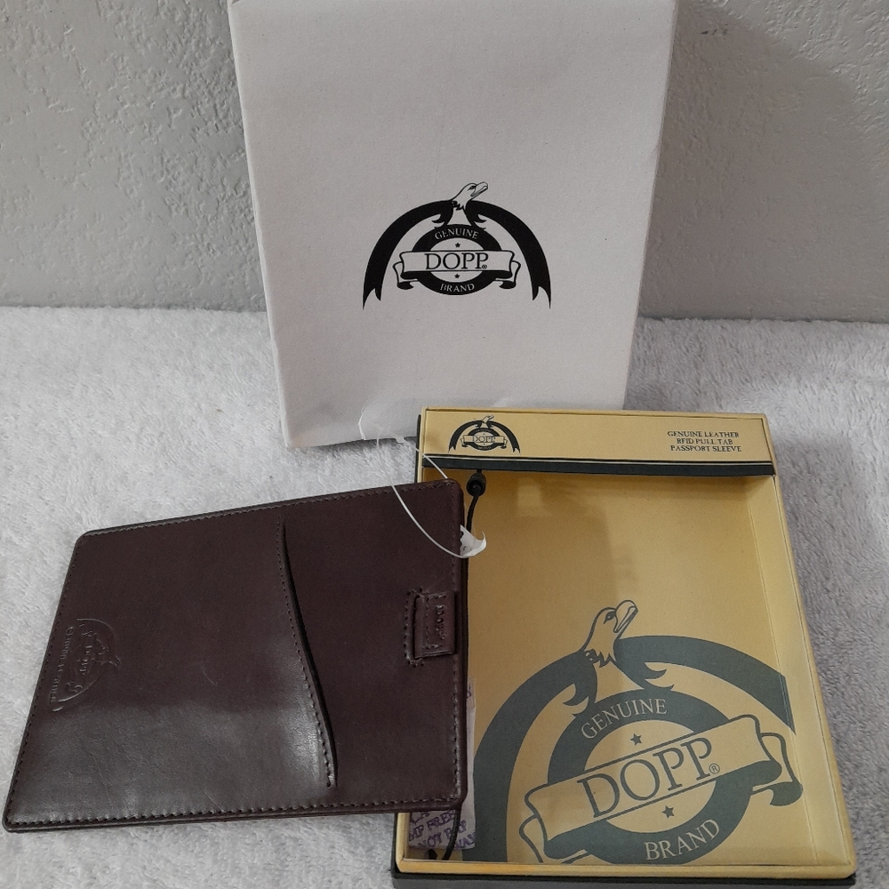 DOPP LEATHER PASSPORT WALLET HOLDER